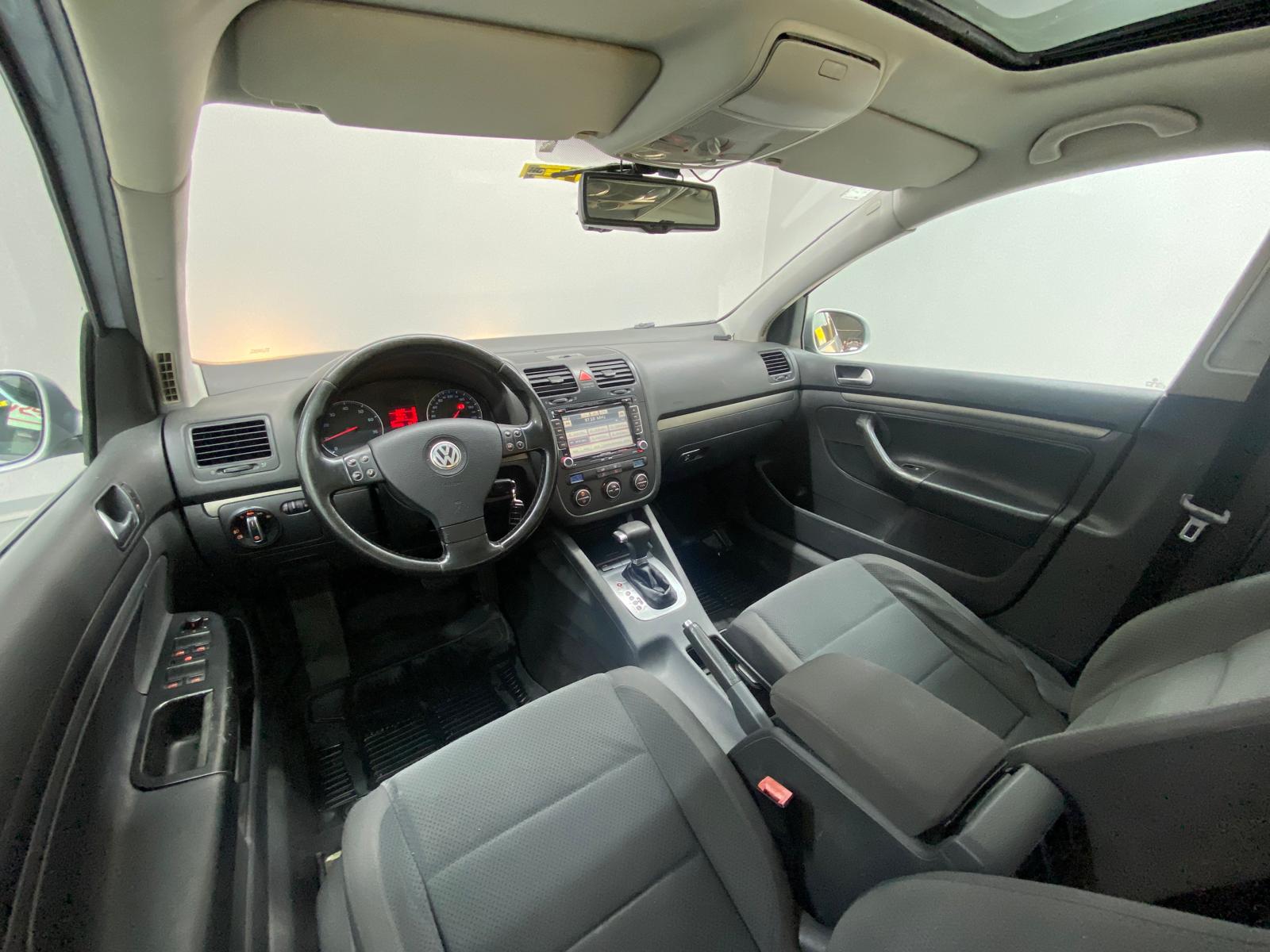VOLKSWAGEN GOLF 17